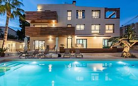 5 Stelle Piscina, Jacuzzi, Wifi - 2 Min Dal Mare